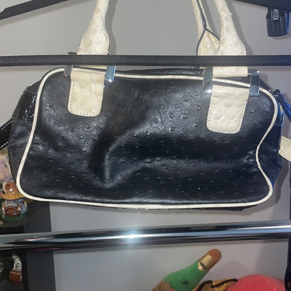 INSANE rare vintage guess bag - Picture 2 of 3